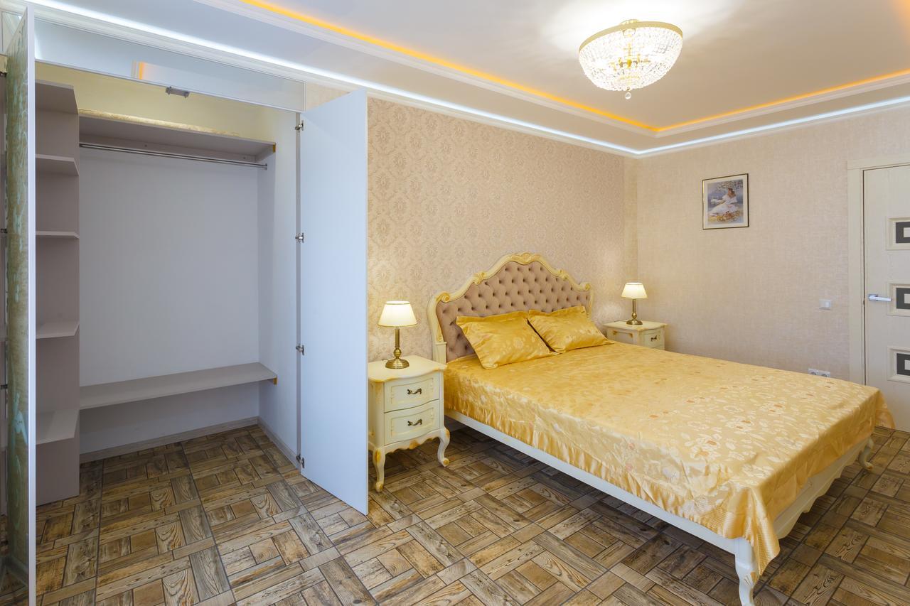 Apartment Near Railway Station Kiev Eksteriør billede