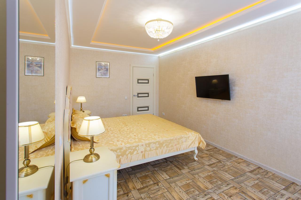 Apartment Near Railway Station Kiev Eksteriør billede